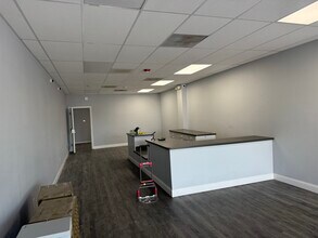 221 Tamiami Trl, Nokomis, FL for lease Interior Photo- Image 2 of 8