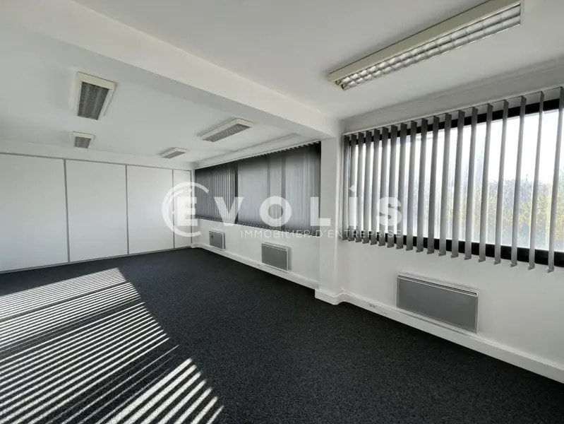 Office in Noisy-le-Grand for sale Interior Photo- Image 1 of 8