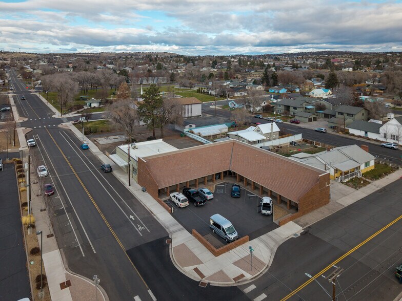 116 SE D St, Madras, OR à vendre - Aérien - Image 1 de 10