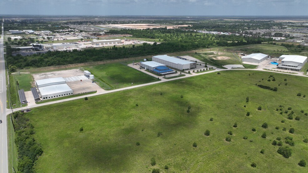 0 Clay Road, Katy, TX à louer - Photo du bâtiment - Image 3 de 6