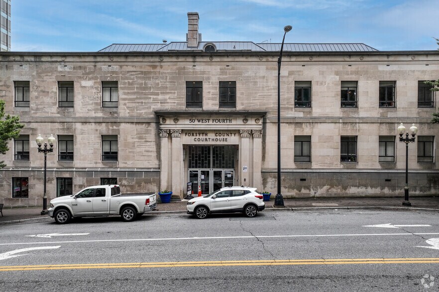 50 W 4th St, Winston-Salem, NC à louer - Photo du bâtiment - Image 3 de 73