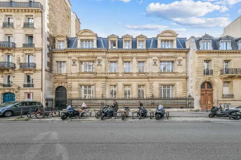 Bureau dans Paris à louer Photo du bâtiment- Image 1 de 18