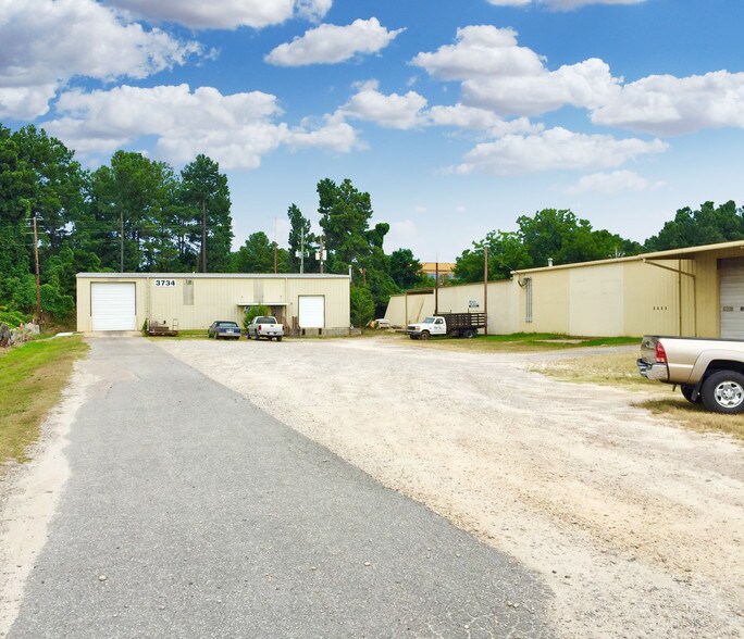 3730 Overlook Rd, Raleigh, NC à louer - Photo du bâtiment - Image 3 de 9