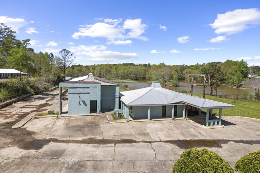 1010 N Eufaula Ave, Eufaula, AL à vendre - Photo du bâtiment - Image 1 de 132