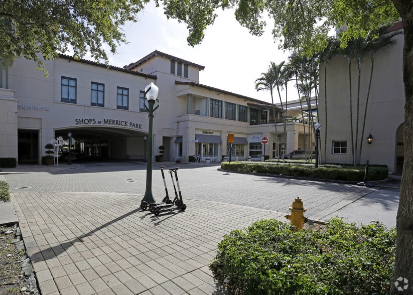 4310 Ponce De Leon Blvd, Coral Gables, FL for lease - Building Photo - Image 2 of 2