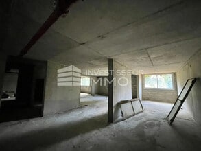 Flex in Villejuif for lease Building Photo- Image 2 of 3