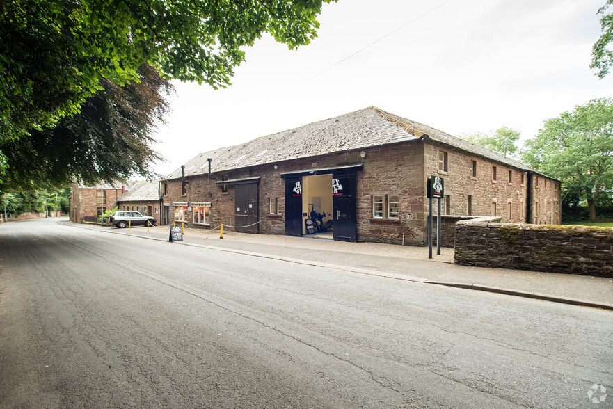 Craw Hall, Brampton for lease - Primary Photo - Image 1 of 7