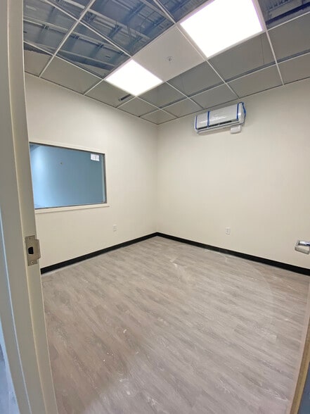 100 Tri City Rd, Somersworth, NH for lease - Building Photo - Image 2 of 5