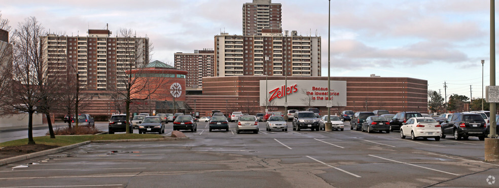 6464 Yonge St, Toronto, ON à louer - Photo du bâtiment - Image 3 de 3