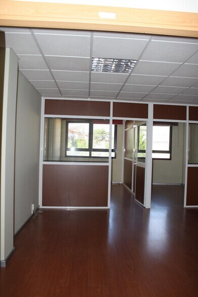 Office in Castilleja de la Cuesta, Sevilla for sale - Interior Photo - Image 3 of 12
