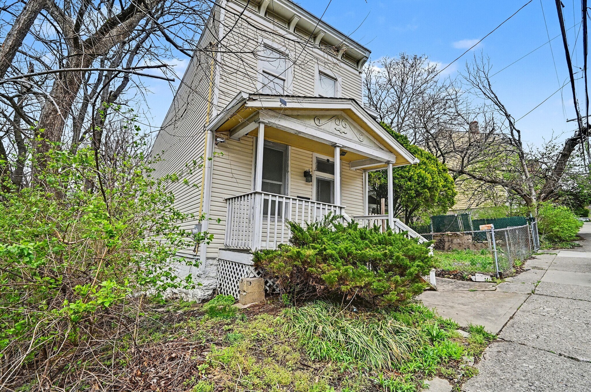 760 Straight St, Cincinnati, OH à vendre Photo principale- Image 1 de 11