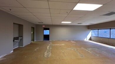 2402 Wildwood Ave, North Little Rock, AR for lease Building Photo- Image 2 of 5