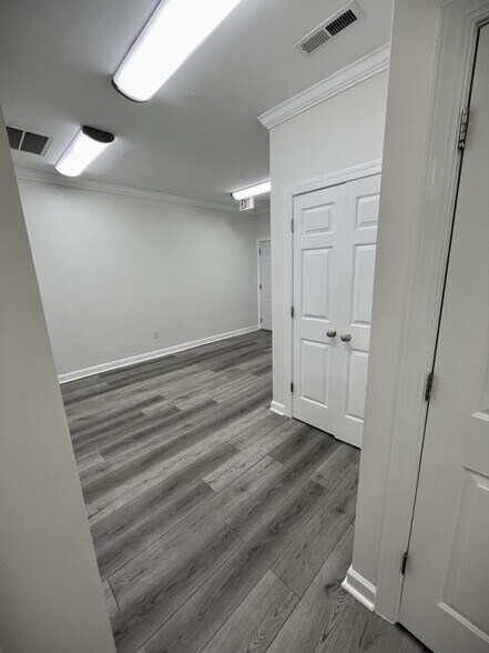 8402 Six Forks Rd, Raleigh, NC à louer - Photo intérieure - Image 3 de 18