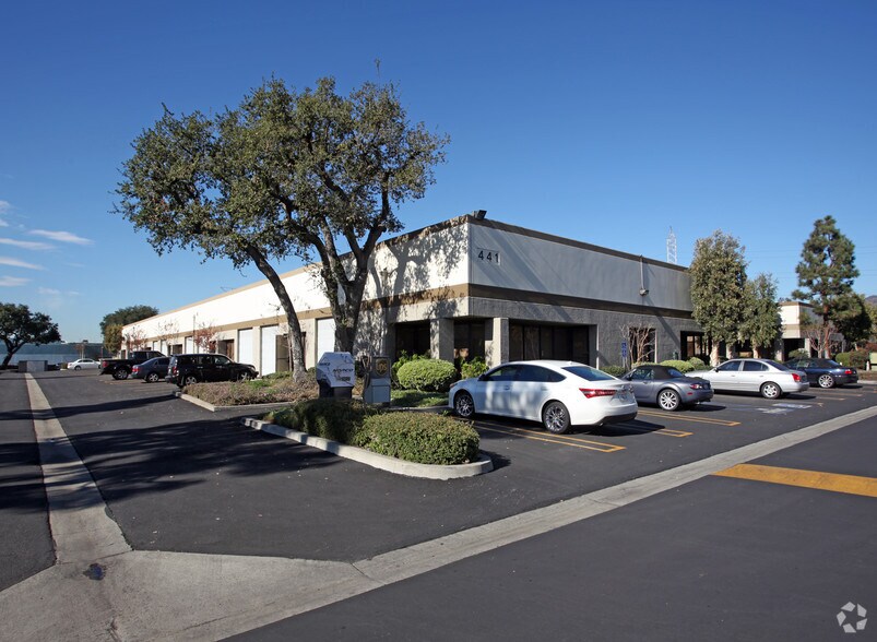 441 W Allen Ave, San Dimas, CA à louer - Photo du bâtiment - Image 3 de 4