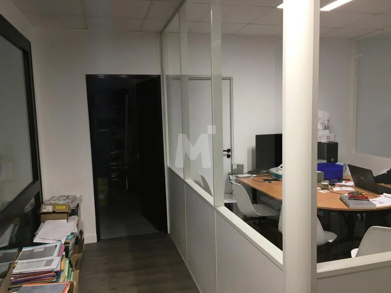 Flex in Évry-Courcouronnes for lease - Interior Photo - Image 3 of 7