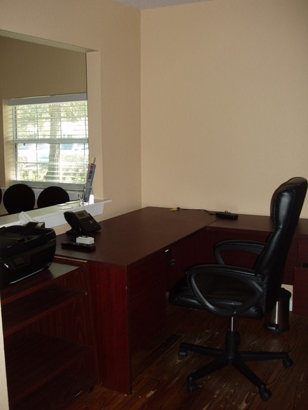 113 N Dillingham Ave, Kissimmee, FL for lease - Interior Photo - Image 3 of 12