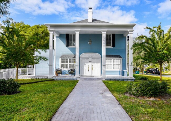 Plus de détails pour 851 N Donnelly St, Mount Dora, FL - Bureau à vendre