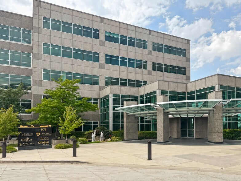 2825 E Cottonwood Pky, Salt Lake City, UT à louer - Photo du bâtiment - Image 3 de 17