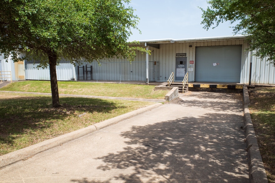 151 Graham Rd, College Station, TX à louer - Photo du bâtiment - Image 2 de 33
