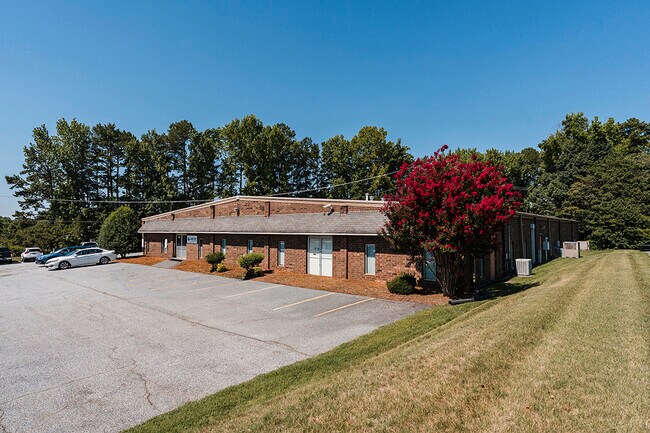 More details for 120 Landmark Dr, Greensboro, NC - Industrial for Lease