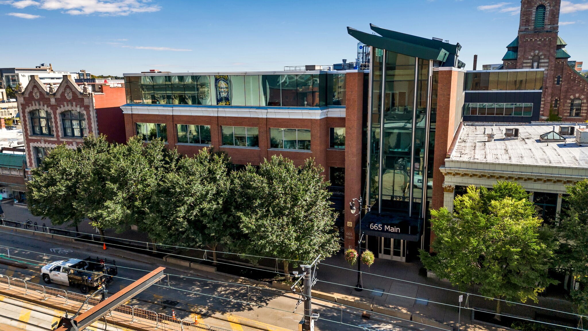 665 Main St, Buffalo, NY à louer Photo du bâtiment- Image 1 de 47