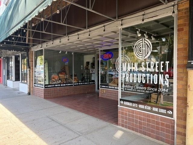 714-724 Main St, Red Bluff, CA for sale - Building Photo - Image 3 of 7