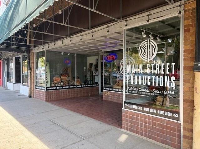 714-724 Main St, Red Bluff, CA à vendre - Photo du bâtiment - Image 3 de 7