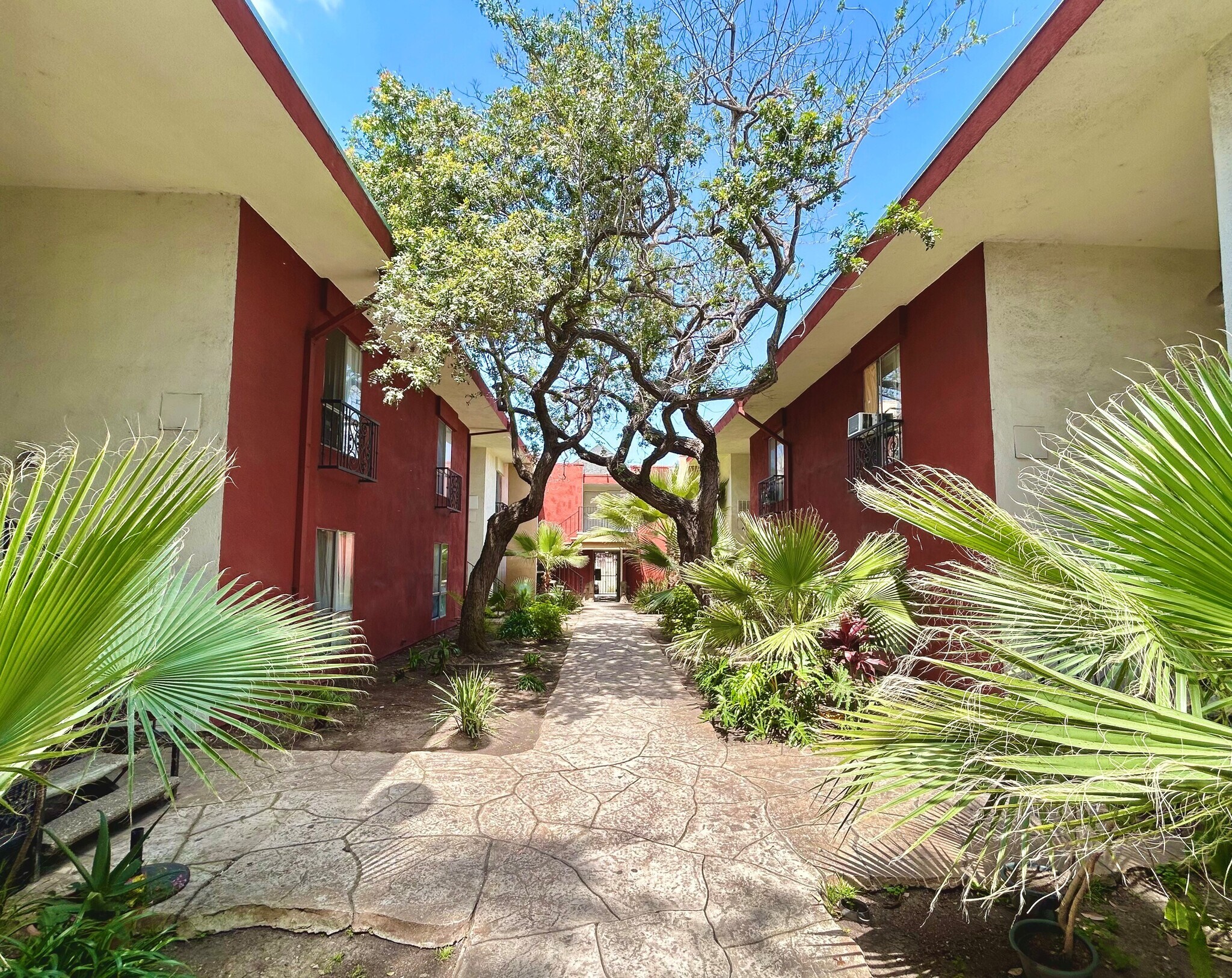 833-835 Alvarado St, Los Angeles, CA for sale Primary Photo- Image 1 of 1