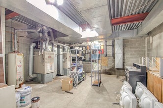 1010 Burr St, Jackson, MI for sale Interior Photo- Image 1 of 26