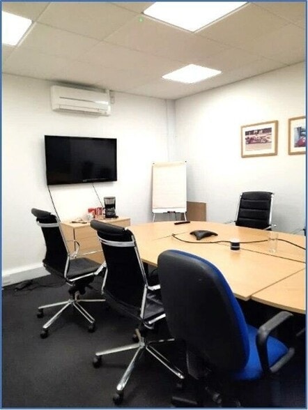 White House Rd, Ipswich for lease - Interior Photo - Image 2 of 6