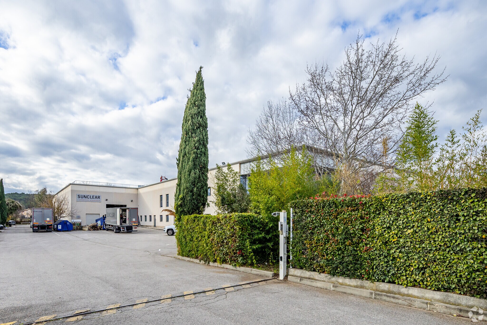 369 Rue Mayor De Montricher, Aix-en-Provence for lease Primary Photo- Image 1 of 3