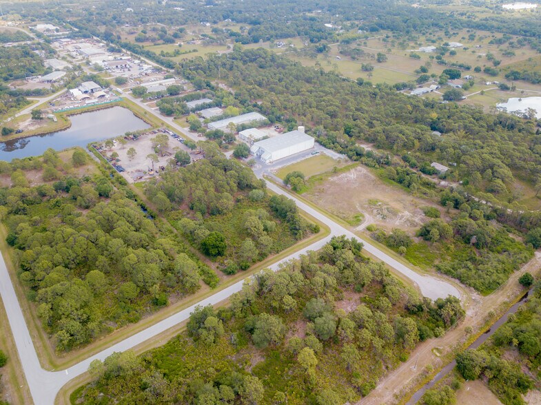 1455 Floyd Potter Ave, Englewood, FL à vendre - Photo du bâtiment - Image 3 de 10