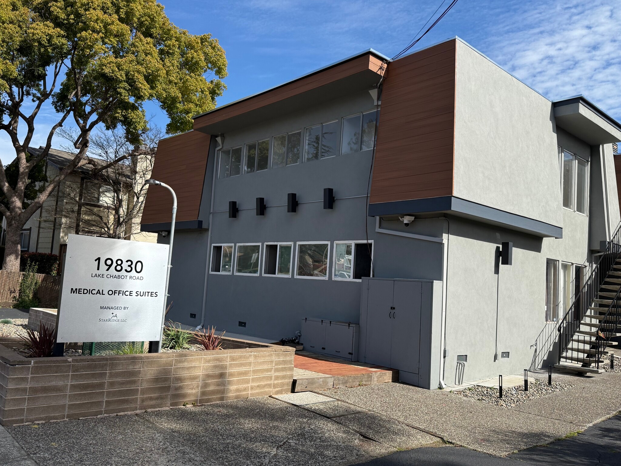 19830 Lake Chabot Rd, Castro Valley, CA for lease Primary Photo- Image 1 of 5