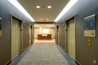 330 E Kilbourn Ave, Milwaukee, WI for lease Interior Photo- Image 1 of 9