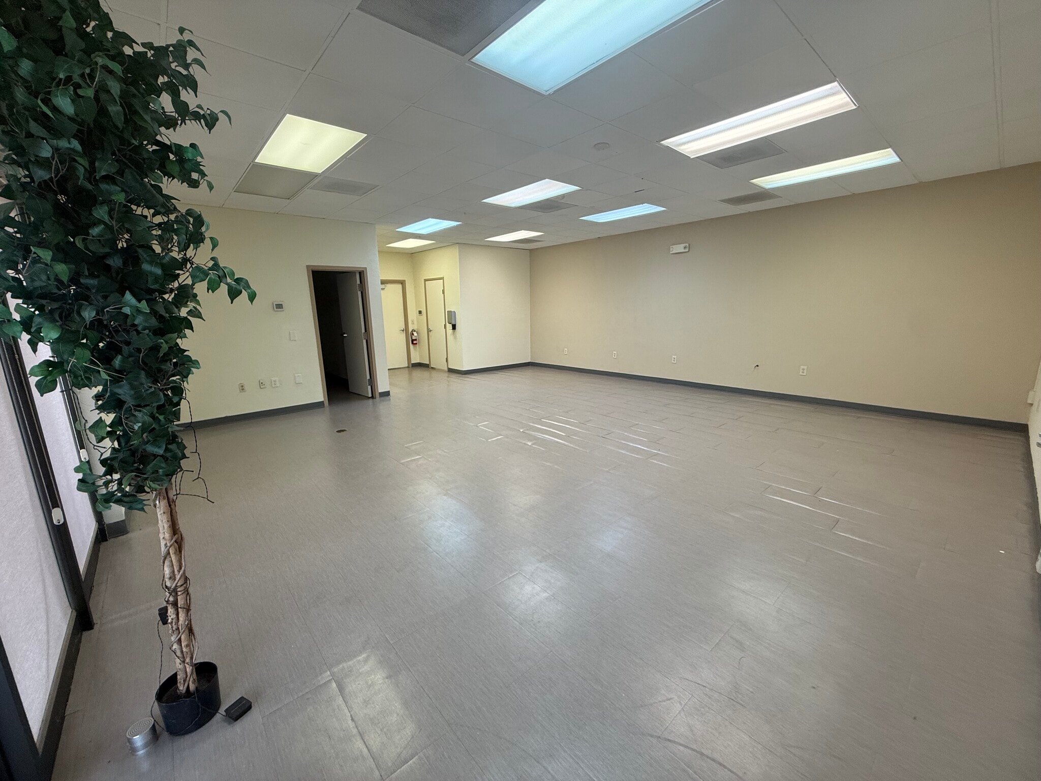 3220 W Charleston Blvd, Las Vegas, NV for lease Interior Photo- Image 1 of 21