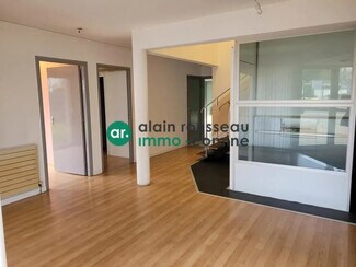 Plus de détails pour Local d'activités à louer