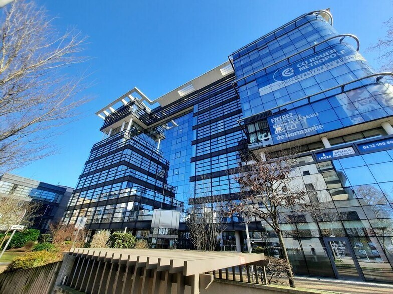Office in Rouen for lease - Building Photo - Image 1 of 16