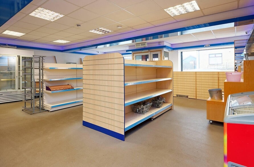 64 West Main St, Harthill for sale - Interior Photo - Image 2 of 9