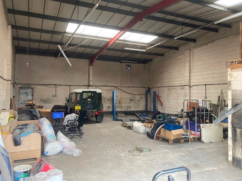 Brunel Dr, Newark for lease - Interior Photo - Image 3 of 3