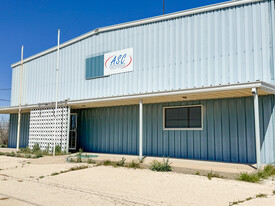 3310 NW Loop 338, Odessa TX - Entrepôt