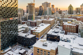 350-390 Rue Sainte-Catherine O, Montréal, QC - AÉRIEN  Vue de la carte