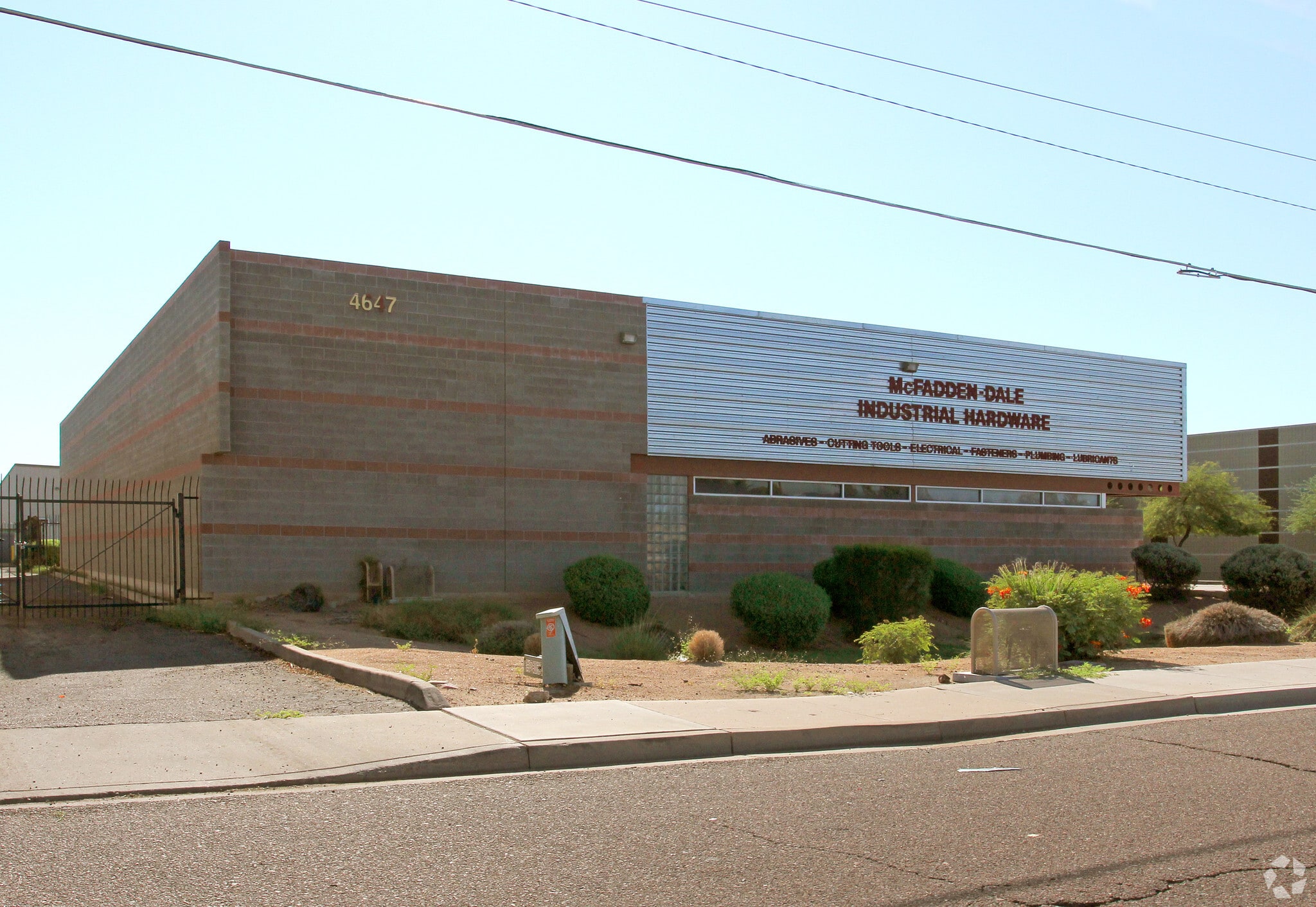 4647 S 32nd St, Phoenix, AZ for lease Primary Photo- Image 1 of 3