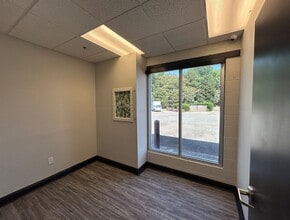 3120 Latrobe Dr, Charlotte, NC for lease Interior Photo- Image 1 of 8