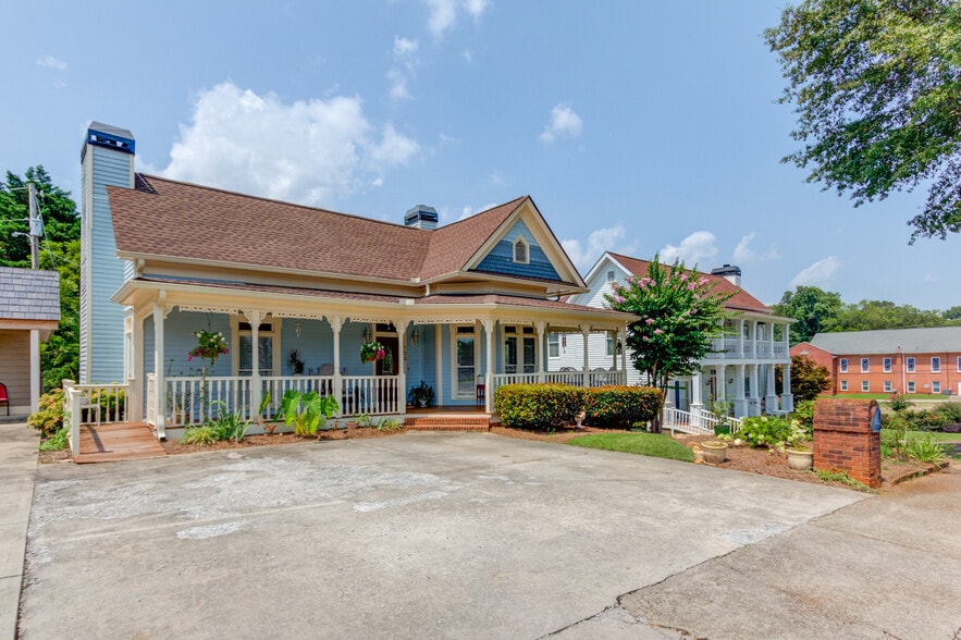 152 E Shadburn Ave, Buford, GA for sale - Building Photo - Image 2 of 32