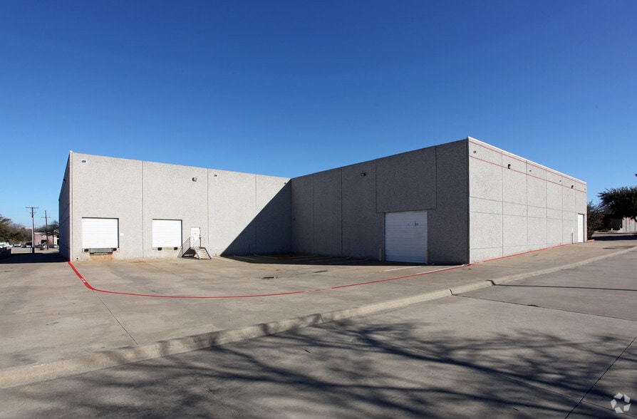 2251 Chenault Dr, Carrollton, TX for sale - Building Photo - Image 3 of 8