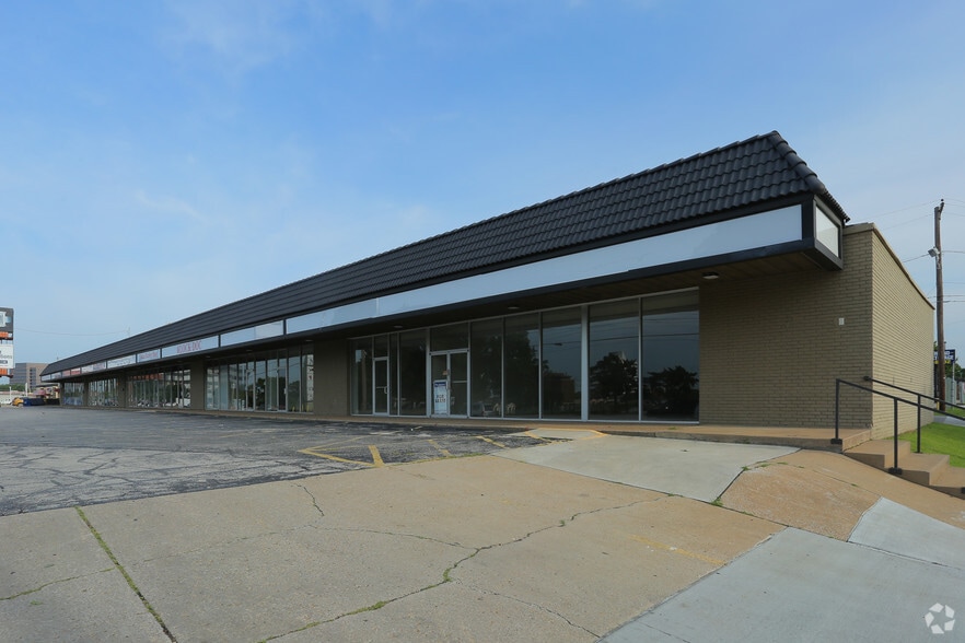 5073-5099 E 51st St, Tulsa, OK for lease - Primary Photo - Image 1 of 5