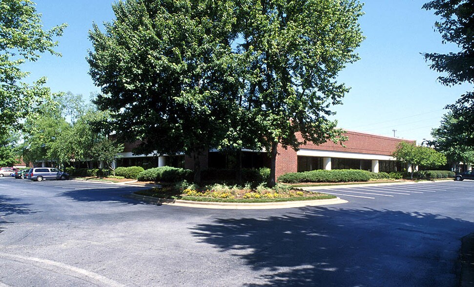 4000 Dekalb Technology Pky, Atlanta, GA à louer - Photo du bâtiment - Image 2 de 14