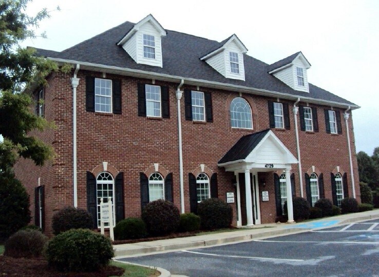 4729 Peachtree Industrial Blvd, Berkeley Lake, GA à louer - Photo du bâtiment - Image 3 de 12