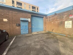 Anglesey Rd, Burton On Trent à louer Photo du bâtiment- Image 1 de 4