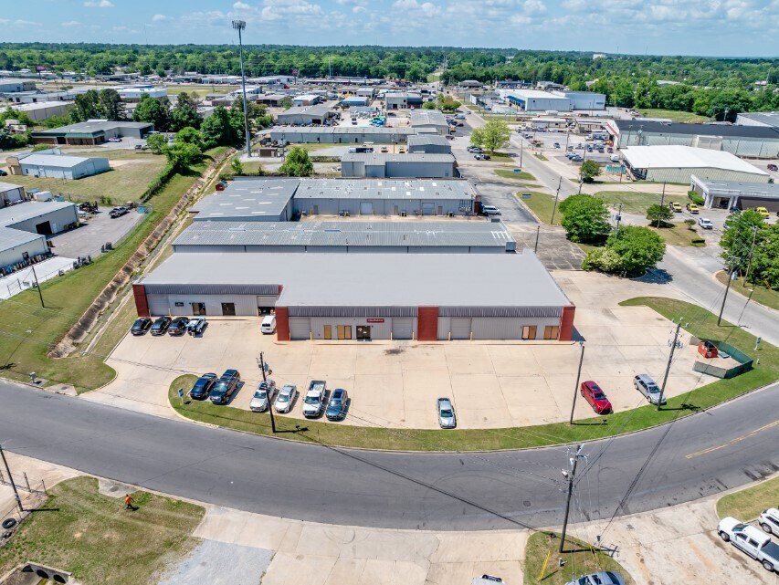 737 Oliver Rd, Montgomery, AL for sale Primary Photo- Image 1 of 6